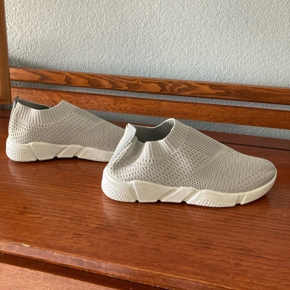 Slip on tennis shoes size EU 43 Gray